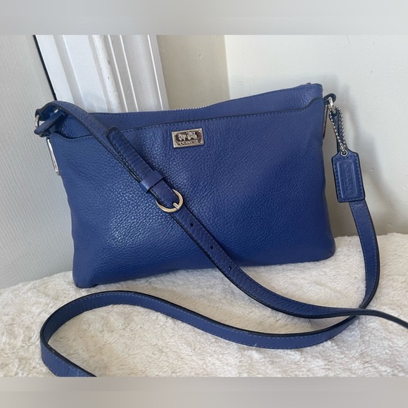 EUC! Coach Royal Blue Pebbled Leather Shoulder Bag - Picture 1 of 14